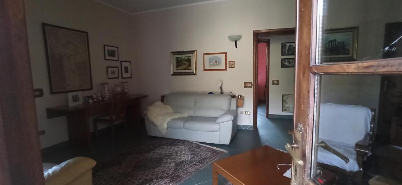 Casa Vincenzo 130 Mq Con Portico Ed Ingresso Esclusivo Dal Giardino Villa Felino Bagian luar foto