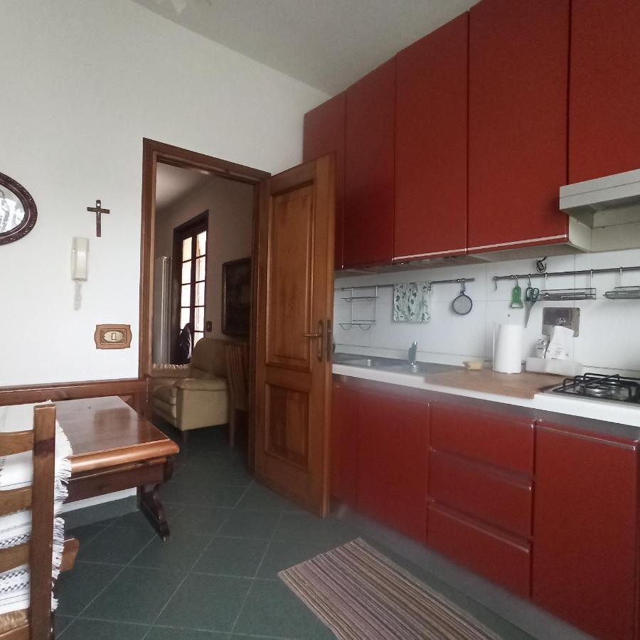 Casa Vincenzo 130 Mq Con Portico Ed Ingresso Esclusivo Dal Giardino Villa Felino Bagian luar foto