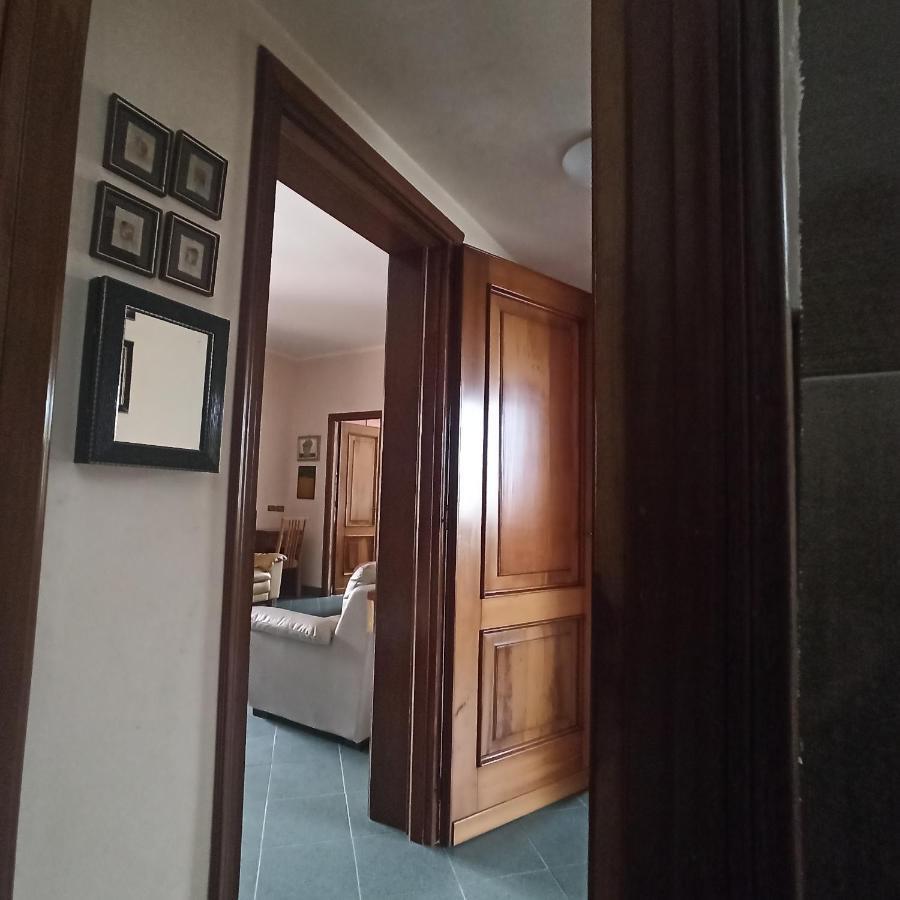 Casa Vincenzo 130 Mq Con Portico Ed Ingresso Esclusivo Dal Giardino Villa Felino Bagian luar foto