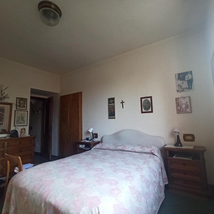 Casa Vincenzo 130 Mq Con Portico Ed Ingresso Esclusivo Dal Giardino Villa Felino Bagian luar foto