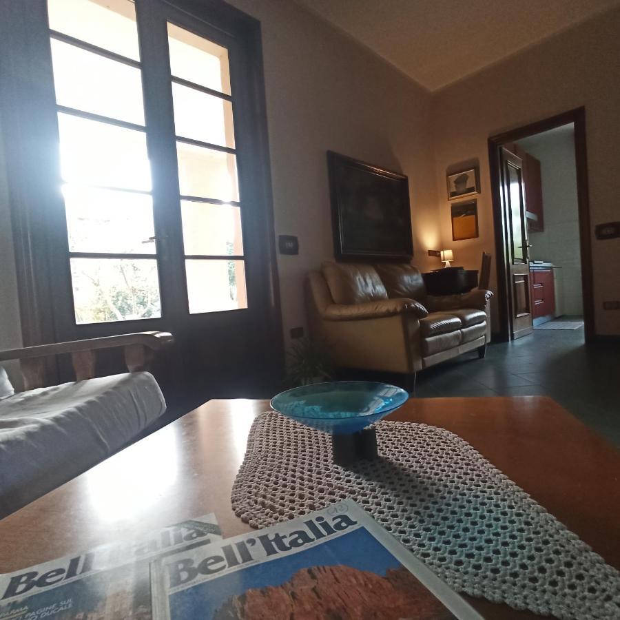 Casa Vincenzo 130 Mq Con Portico Ed Ingresso Esclusivo Dal Giardino Villa Felino Bagian luar foto