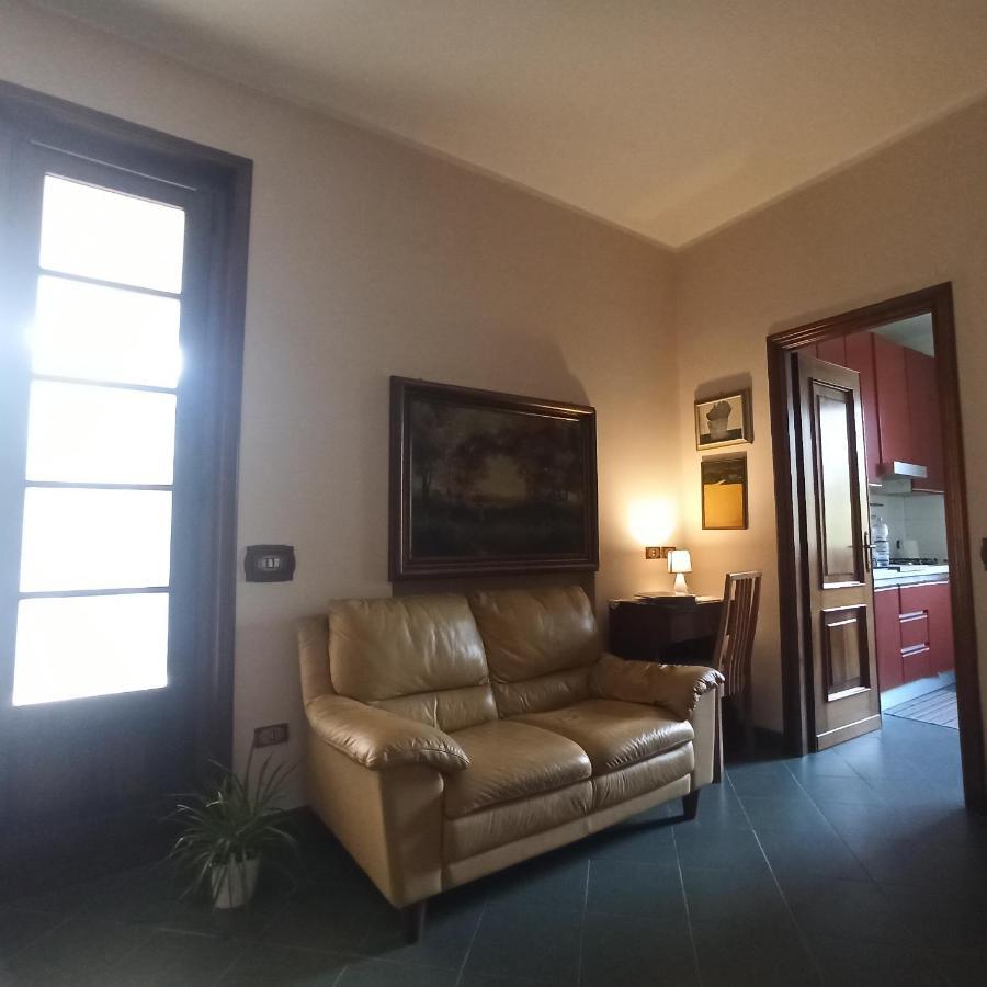 Casa Vincenzo 130 Mq Con Portico Ed Ingresso Esclusivo Dal Giardino Villa Felino Bagian luar foto