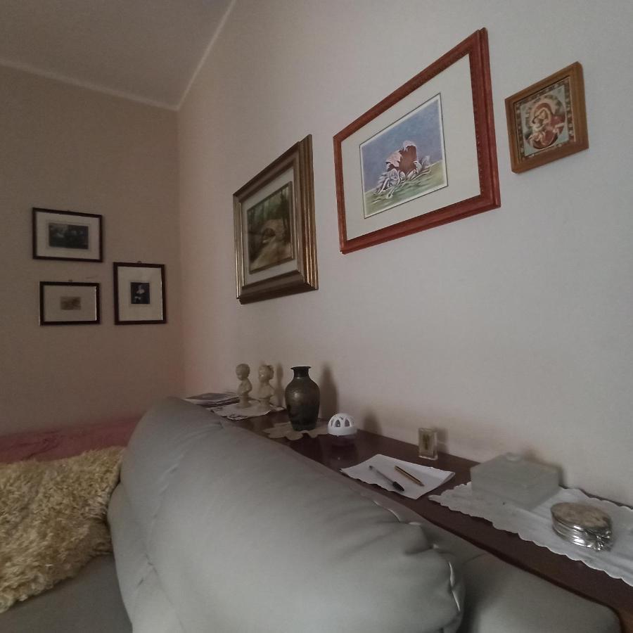 Casa Vincenzo 130 Mq Con Portico Ed Ingresso Esclusivo Dal Giardino Villa Felino Bagian luar foto